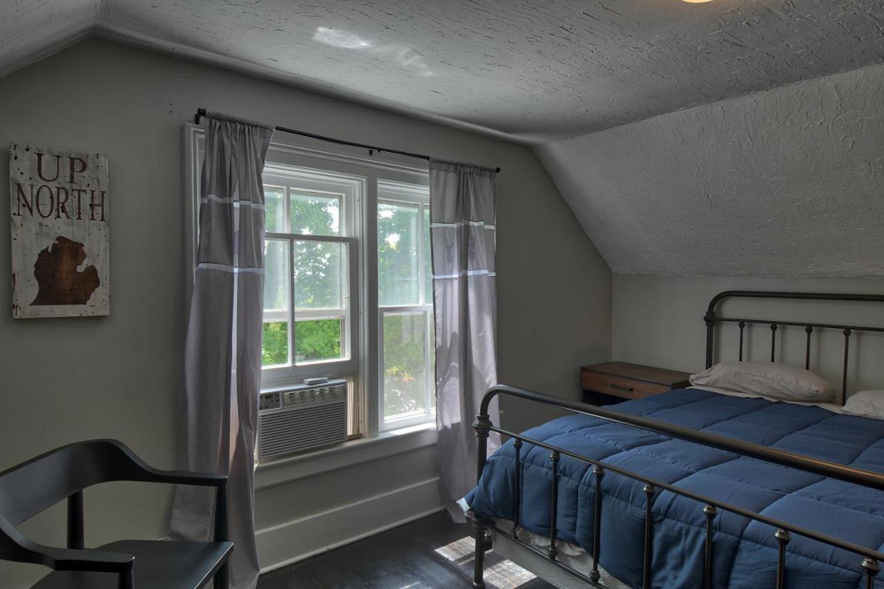 Bed and Breakfast Charlevoix House Exterior foto